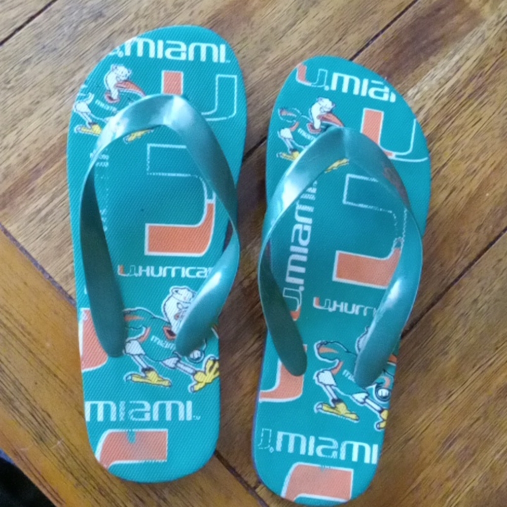 U of M flip flops
